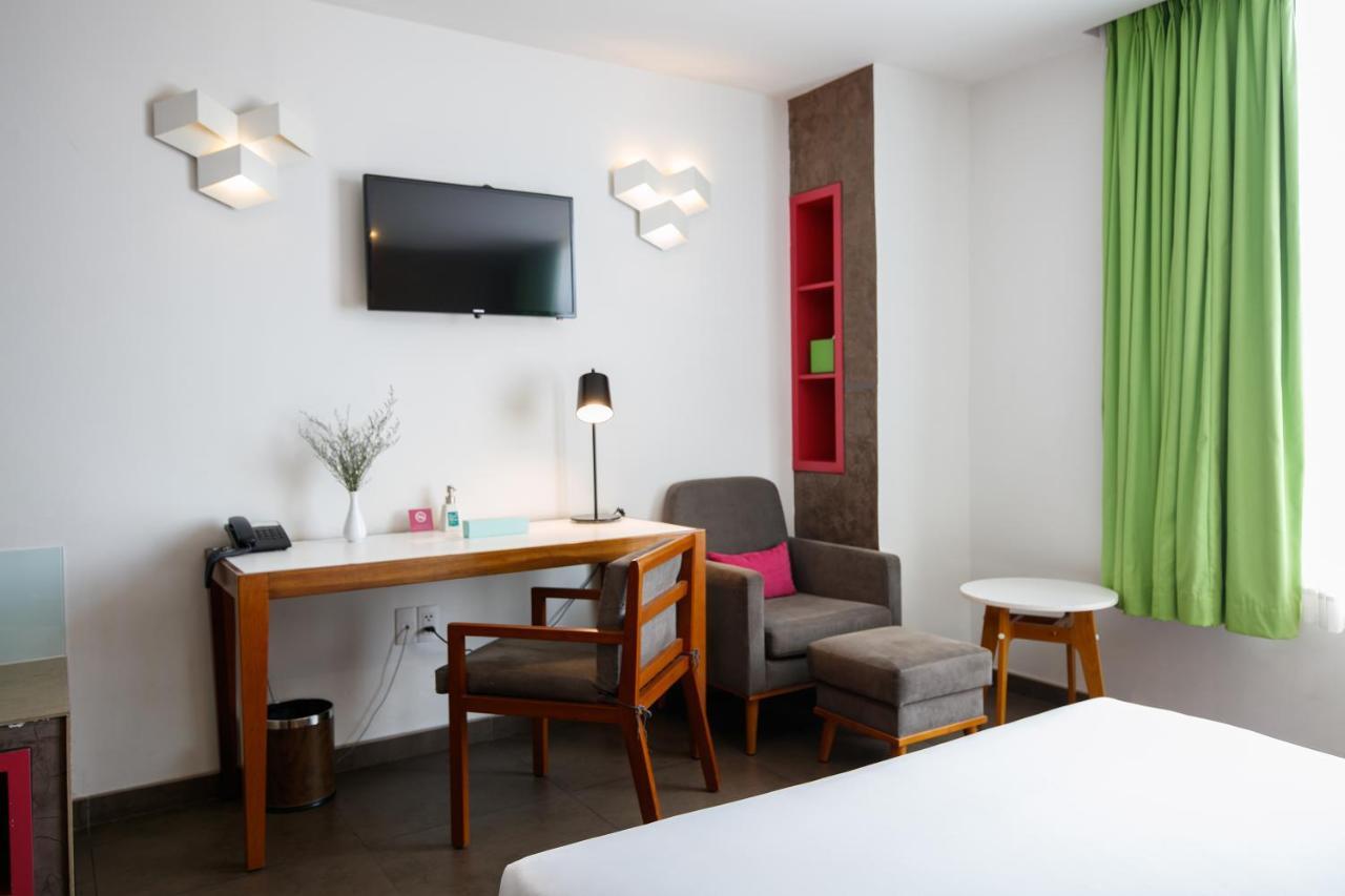 Emm Hotel Saigon Хошимин Экстерьер фото