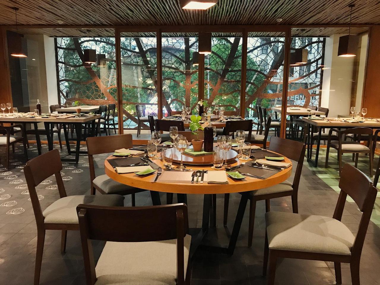 Emm Hotel Saigon Хошимин Экстерьер фото